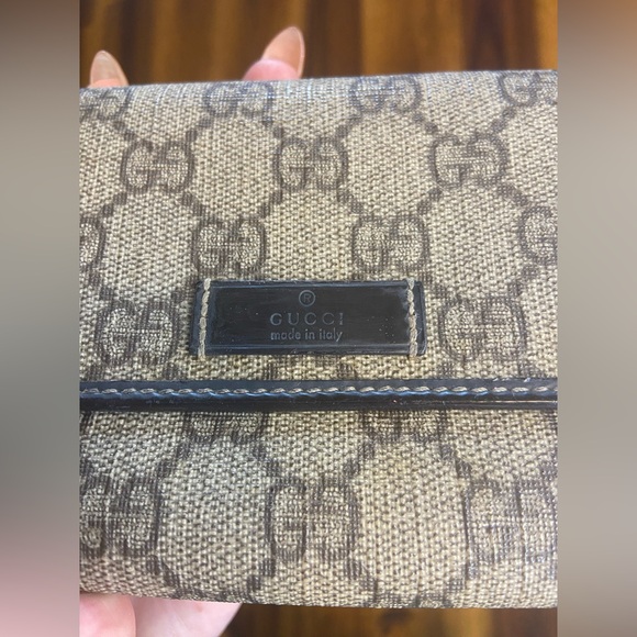 Gucci Canvas Monogram Clutch Wallet - Picture 3 of 11
